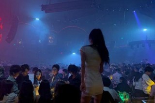 酒吧美女小游戏：畅享独特娱乐体验